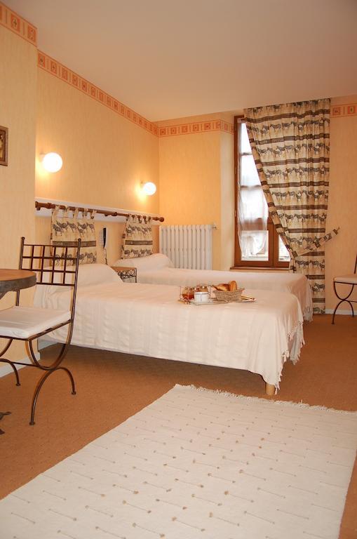 Auberge Saint Fleuret Estaing (Aveyron) Exterior foto