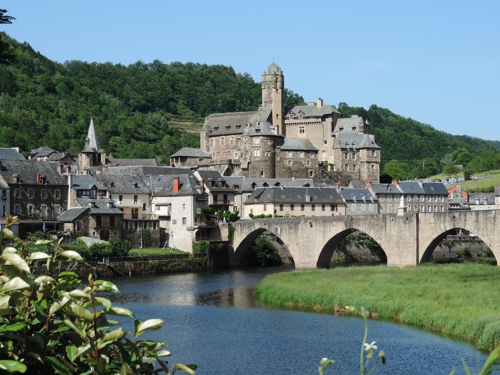 Auberge Saint Fleuret Estaing (Aveyron) Exterior foto